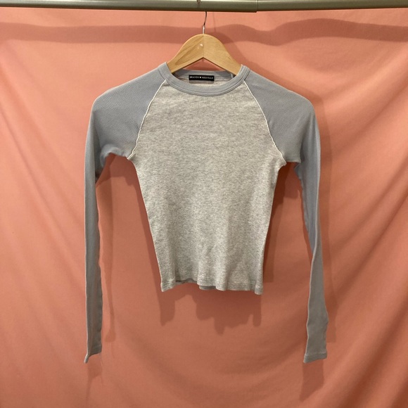 Brandy Melville Tops - Brandy Melville Bella Long Sleeve